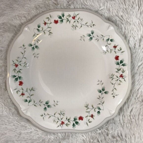 NWOT Pfaltzgraff Winterberry Wave Edge Serving Platter - Picture 2 of 8